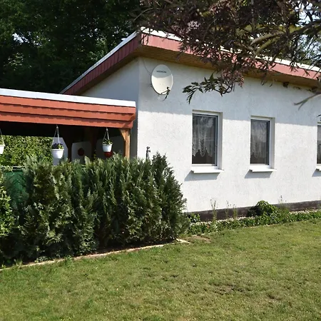 Beachside Bungalow, Cleaning Included Ferienhaus